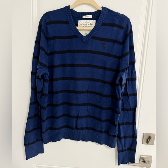 Abercrombie & Fitch Men’s Wool Cashmere Blended V Neck Sweater - Size XL - Picture 1 of 6